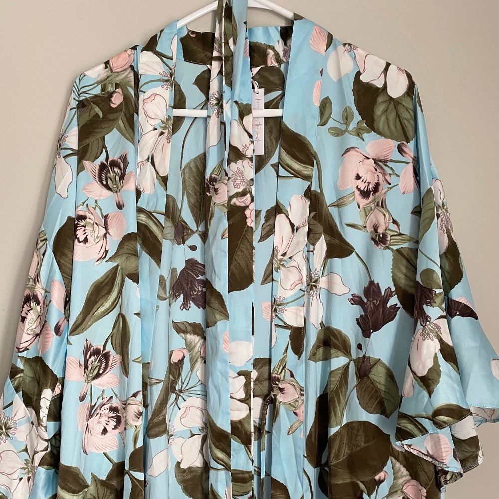 Victoria Secret Bridal dressing gown